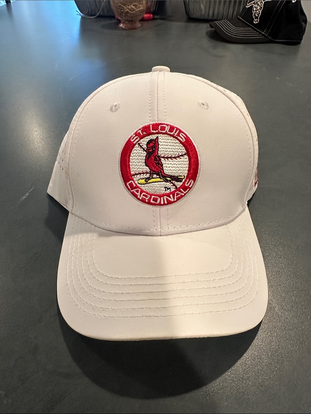 Cardinals White Baseball Cap - Red Logo